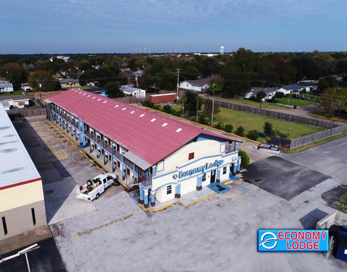 Economy Lodge Texas City Refinery Buitenkant foto