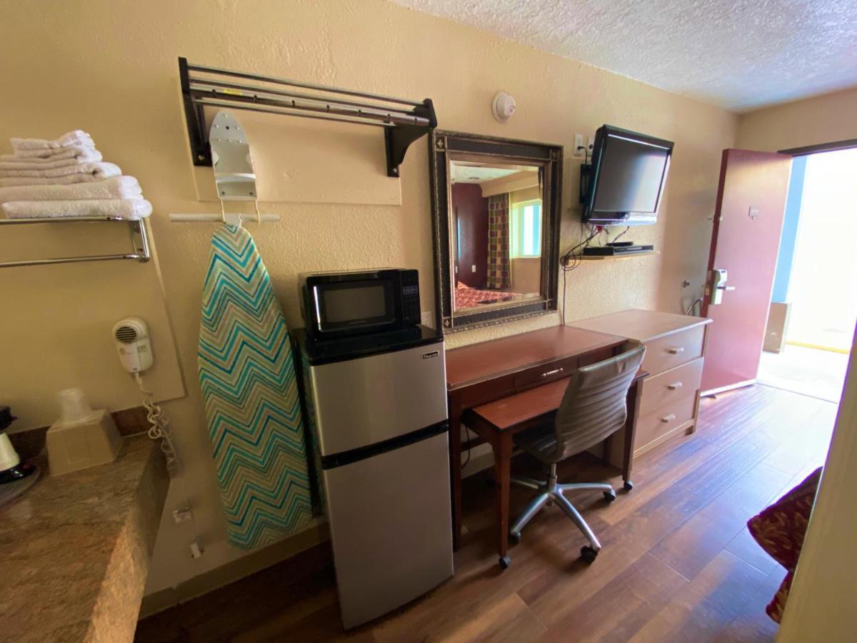 Economy Lodge Texas City Refinery Buitenkant foto