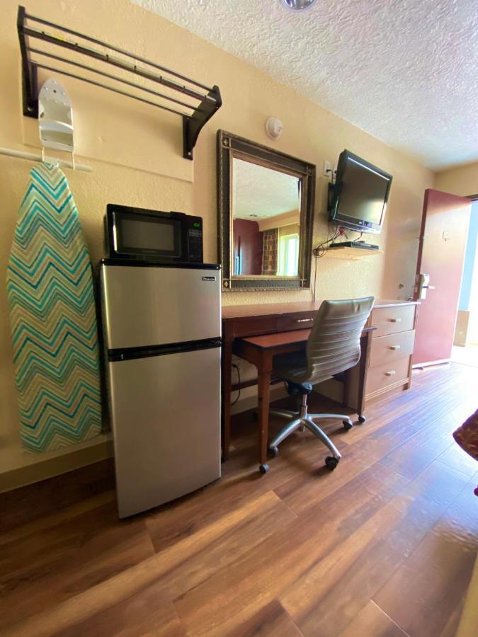 Economy Lodge Texas City Refinery Buitenkant foto